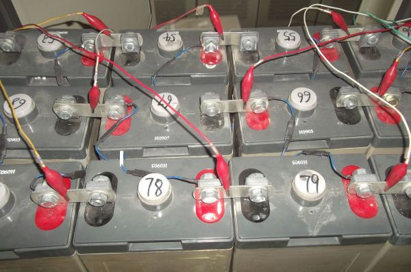 管理維護(hù)蓄電池