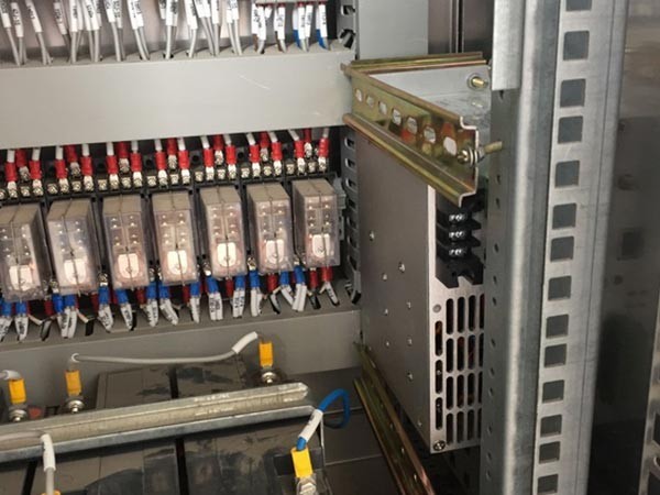 蓄電池智能在線養(yǎng)護終端